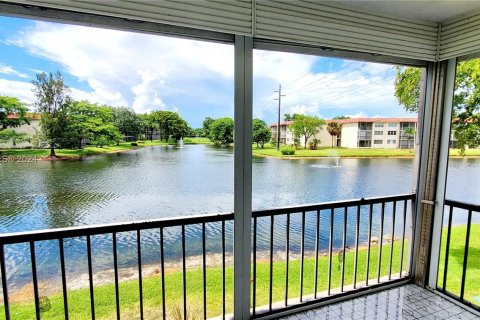 Condominio en venta en Pembroke Pines, Florida, 2 dormitorios, 108.7 m2 № 1227194 - foto 2