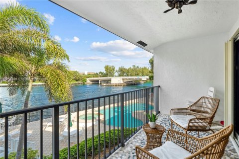 Townhouse in Pompano Beach, Florida 3 bedrooms, 159.79 sq.m. № 1071117 - photo 17