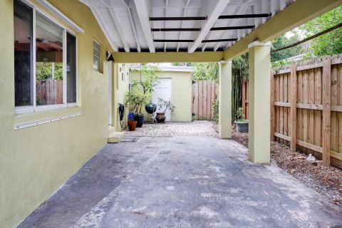 House in Fort Lauderdale, Florida 2 bedrooms, 113.71 sq.m. № 1091875 - photo 7