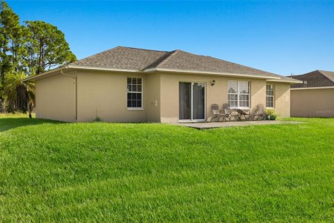 House in Lehigh Acres, Florida 3 bedrooms, 126.07 sq.m. № 1403276 - photo 22