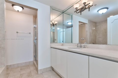 Condo in Miami, Florida, 2 bedrooms  № 1398012 - photo 22