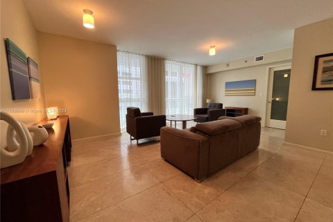 Condominio en alquiler en Miami, Florida, 1 dormitorio, 102.94 m2 № 1060396 - foto 2