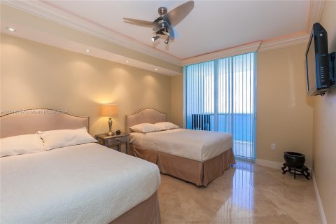 Condominio en alquiler en Hallandale Beach, Florida, 3 dormitorios, 171.03 m2 № 1060392 - foto 15