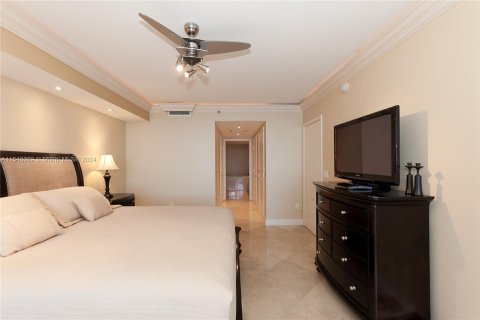 Condo in Hallandale Beach, Florida, 3 bedrooms  № 1060392 - photo 12