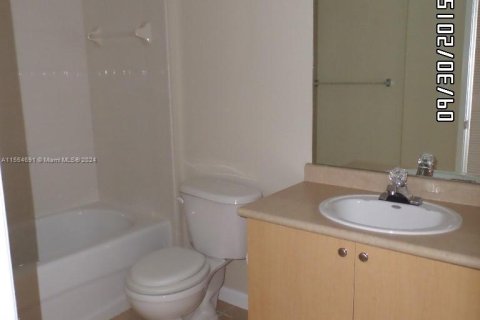 Condo in Hollywood, Florida, 2 bedrooms  № 1075374 - photo 7