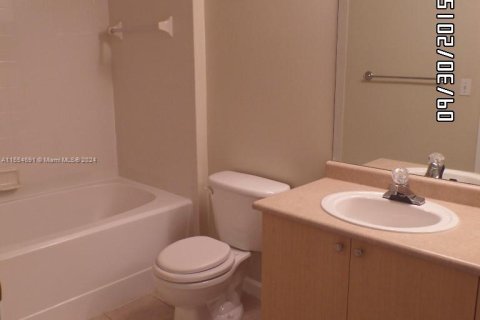 Condo in Hollywood, Florida, 2 bedrooms  № 1075374 - photo 6