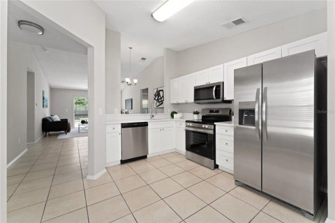 Villa ou maison à vendre à Kissimmee, Floride: 3 chambres, 113.81 m2 № 1338563 - photo 5