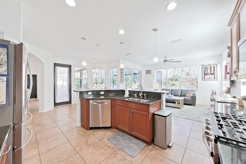Casa en venta en Land O' Lakes, Florida, 6 dormitorios, 339.19 m2 № 1039506 - foto 19