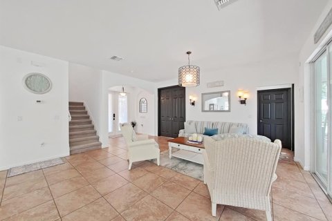 House in Land O' Lakes, Florida 6 bedrooms, 339.19 sq.m. № 1039506 - photo 24