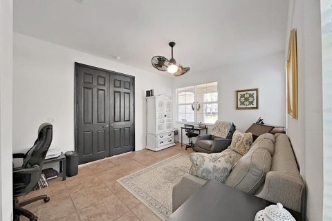 Casa en venta en Land O' Lakes, Florida, 6 dormitorios, 339.19 m2 № 1039506 - foto 25