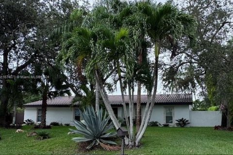 Casa en venta en Miami, Florida, 4 dormitorios, 240.62 m2 № 1400197 - foto 1