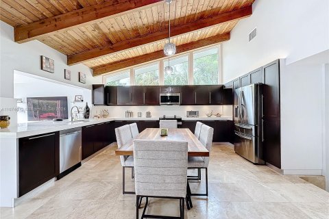 Casa en venta en Miami, Florida, 4 dormitorios, 240.62 m2 № 1400197 - foto 19