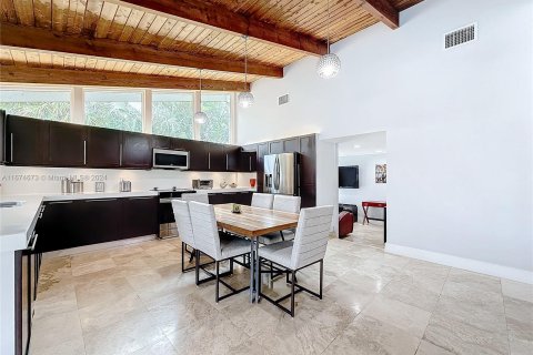 Casa en venta en Miami, Florida, 4 dormitorios, 240.62 m2 № 1400197 - foto 20