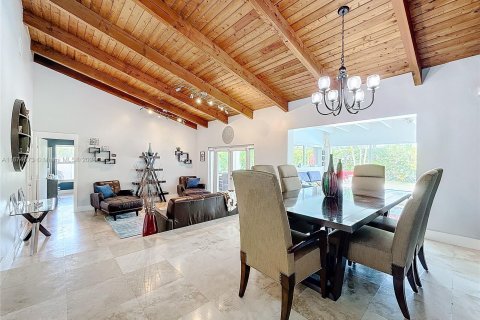 Casa en venta en Miami, Florida, 4 dormitorios, 240.62 m2 № 1400197 - foto 17