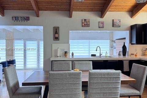 Casa en venta en Miami, Florida, 4 dormitorios, 240.62 m2 № 1400197 - foto 5