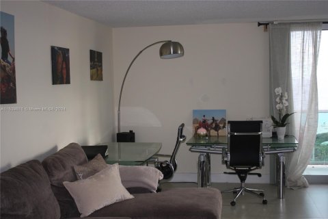 Condominio en venta en Sunny Isles Beach, Florida, 2 dormitorios, 148.92 m2 № 1031163 - foto 2