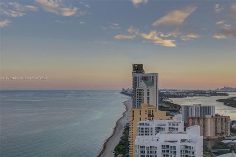 Condo in Sunny Isles Beach, Florida, 3 bedrooms  № 1293846 - photo 29