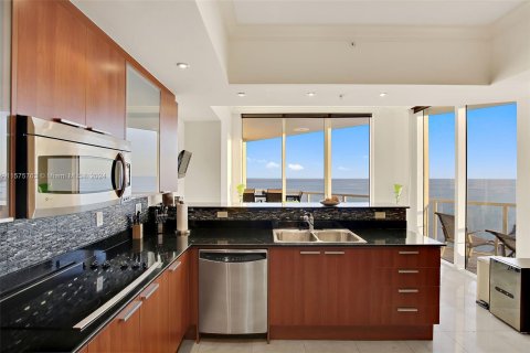 Condo in Sunny Isles Beach, Florida, 3 bedrooms  № 1293846 - photo 20