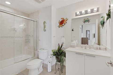 Condo in Sunny Isles Beach, Florida, 3 bedrooms  № 1293846 - photo 11