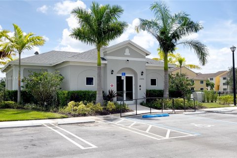 Touwnhouse à vendre à Miami Gardens, Floride: 4 chambres, 148.83 m2 № 1058747 - photo 29