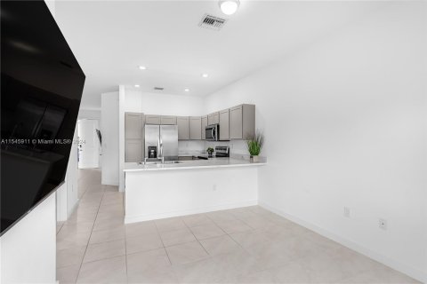 Townhouse in Miami Gardens, Florida 4 bedrooms, 148.83 sq.m. № 1058747 - photo 16