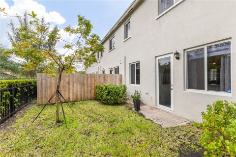 Townhouse in Miami Gardens, Florida 4 bedrooms, 148.83 sq.m. № 1058747 - photo 24