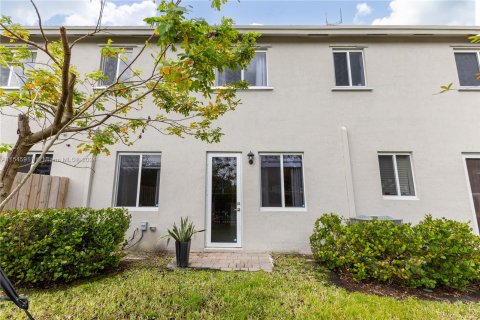 Townhouse in Miami Gardens, Florida 4 bedrooms, 148.83 sq.m. № 1058747 - photo 25