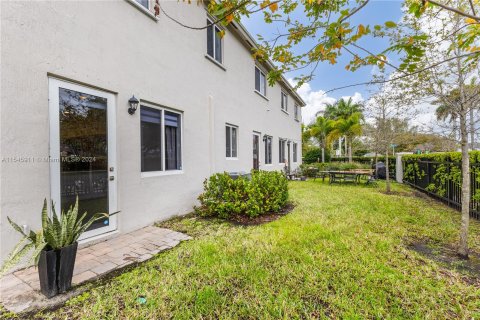 Townhouse in Miami Gardens, Florida 4 bedrooms, 148.83 sq.m. № 1058747 - photo 27