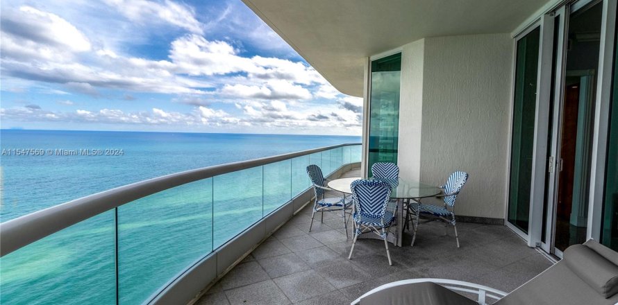 Condo à Sunny Isles Beach, Floride, 2 chambres  № 1058748