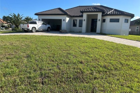 Casa en venta en Punta Gorda, Florida, 4 dormitorios, 280.38 m2 № 1338458 - foto 1