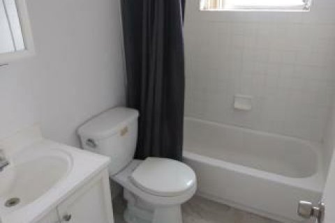 House in Margate, Florida 2 bedrooms, 98.57 sq.m. № 1024298 - photo 14