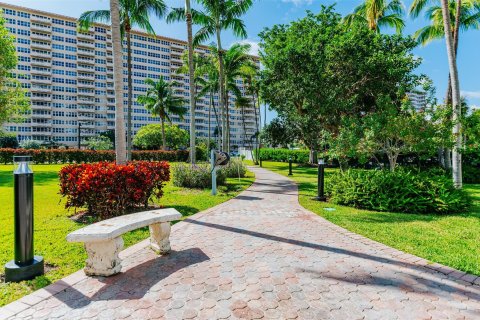 Condo in Fort Lauderdale, Florida, 2 bedrooms  № 1031685 - photo 7