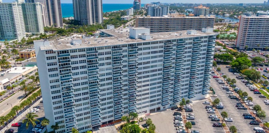 Condo in Fort Lauderdale, Florida, 2 bedrooms  № 1031685