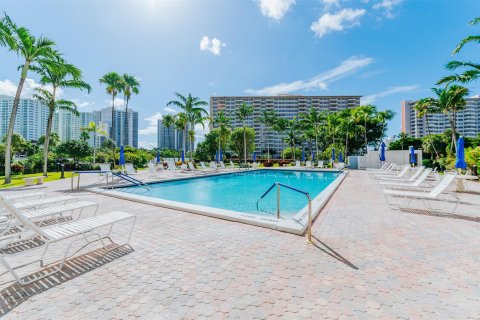 Condo in Fort Lauderdale, Florida, 2 bedrooms  № 1031685 - photo 8