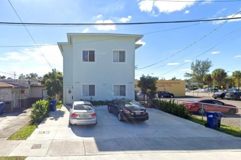 Commercial property in Miami, Florida 247.12 sq.m. № 1231744 - photo 1