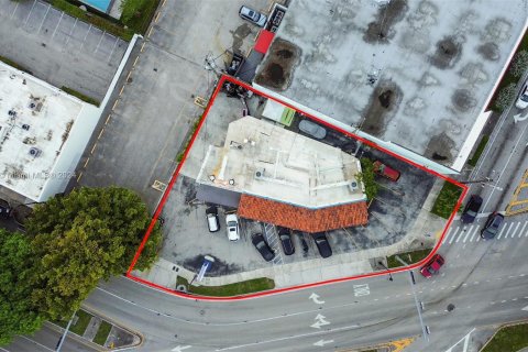 Propiedad comercial en venta en Miami, Florida № 1239016 - foto 4