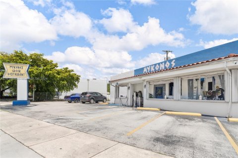 Propiedad comercial en venta en Miami, Florida № 1239016 - foto 6