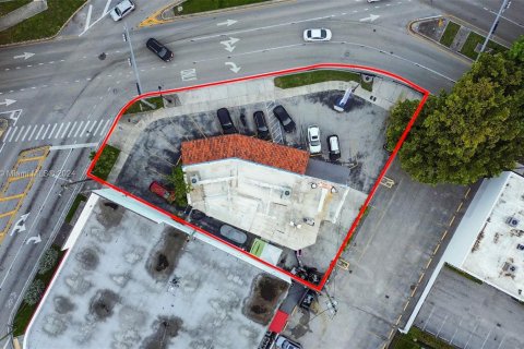 Propiedad comercial en venta en Miami, Florida № 1239016 - foto 3