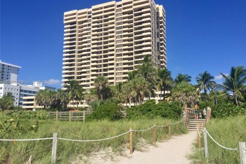 Copropriété à vendre à Miami Beach, Floride: 2 chambres, 96.06 m2 № 1391558 - photo 27