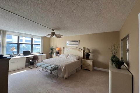 Condo in Riviera Beach, Florida, 2 bedrooms  № 1074663 - photo 18