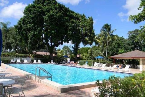 Condo in Pompano Beach, Florida, 1 bedroom  № 1074662 - photo 3