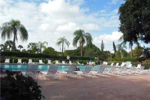 Condo in Pompano Beach, Florida, 1 bedroom  № 1074662 - photo 9