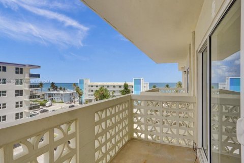 Condominio en venta en Hollywood, Florida, 1 dormitorio, 73.11 m2 № 1162760 - foto 22