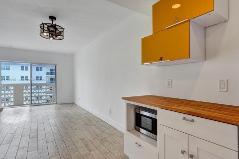 Condominio en venta en Hollywood, Florida, 1 dormitorio, 73.11 m2 № 1162760 - foto 18