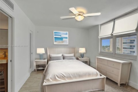 Condominio en venta en Hollywood, Florida, 1 dormitorio, 73.11 m2 № 1162760 - foto 8