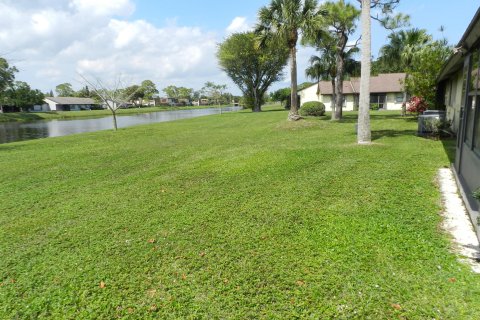 House in Royal Palm Beach, Florida 3 bedrooms, 120.59 sq.m. № 1077139 - photo 19