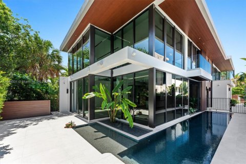 Casa en venta en Fort Lauderdale, Florida, 5 dormitorios, 398.09 m2 № 1332883 - foto 9