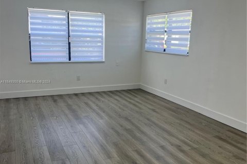 Casa en venta en Miami Gardens, Florida, 3 dormitorios, 113.15 m2 № 1332882 - foto 14