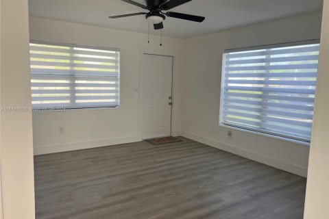 Casa en venta en Miami Gardens, Florida, 3 dormitorios, 113.15 m2 № 1332882 - foto 4