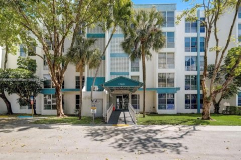 Condo in Sunny Isles Beach, Florida, 1 bedroom  № 1332926 - photo 4